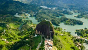 Day Trip to Guatapé and El Peñon - Vacation Guru